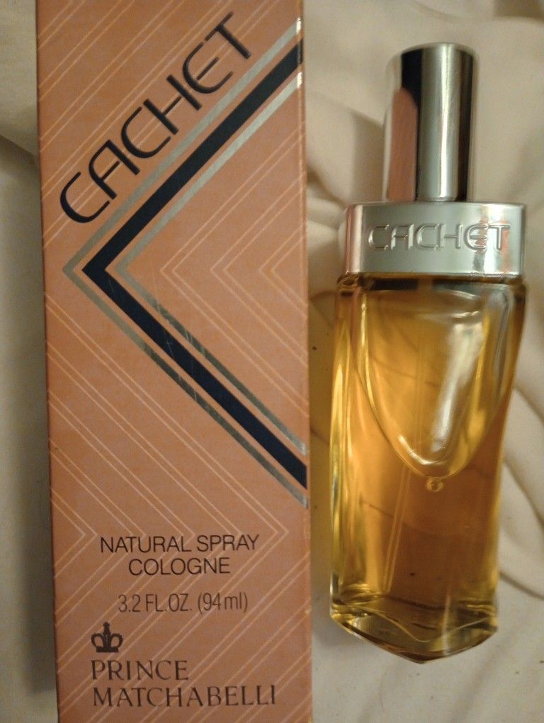 Cachet Women's Spray Perfume