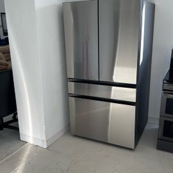 Bespoke 29 cu. ft. Standard Depth 4-Door French Door Smart Refrigerator in Stainless Steel with Beverage Center