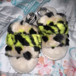 Uggs Slippers 