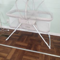 Lightly Used Baby Bassinet