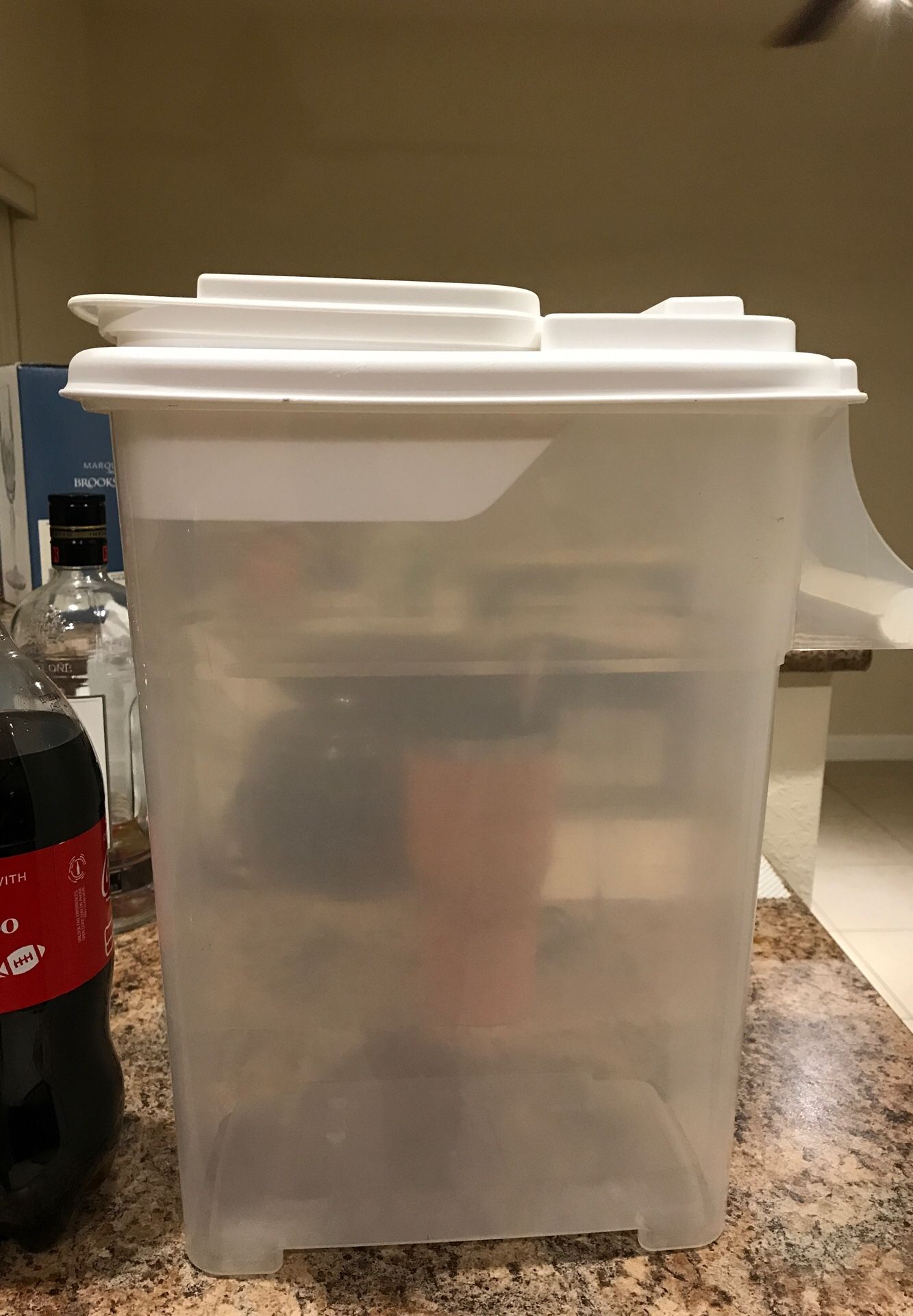 Food storage container