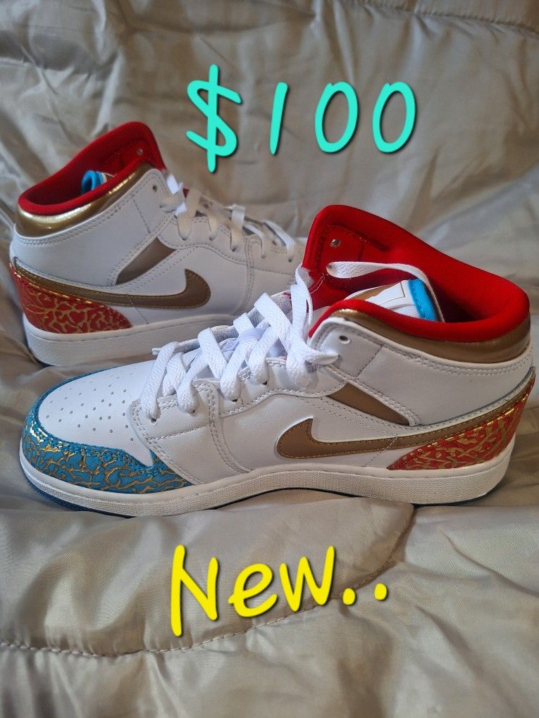 Air Jordan 1 Mid SS (Gs) Size 5.5y