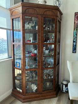 Fancher Furniture Company vintage bookcase / display china cabinet No. 9005