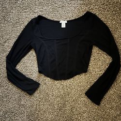 FASHION NOVA CROP TOP