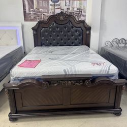 Queen Traditional Tufted Bed + Mattress Set 