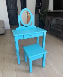 Kids Vanity Table and Stool Set