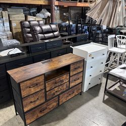 Dresser 
