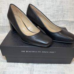Naturalizer Warner Black Heel
