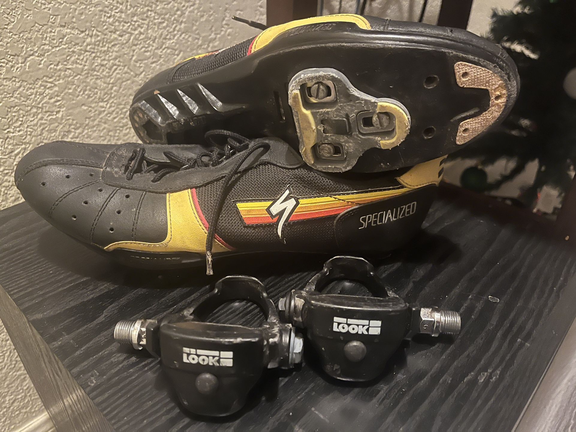 Specialized Cycling Shoes Size 11 W/ Look Pedals