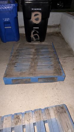 FREE PALLETS