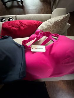 LULULEMON SPORTS BRAS