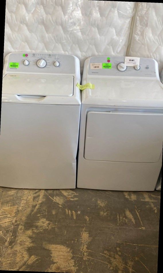 NEW HotPoint Washer and Dryer Set MY0