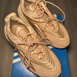 Adidas Ozelia Women’s Size 7.5 – Lightly Worn, Comes with Box