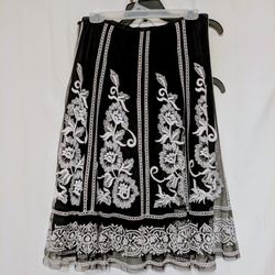 Skirt NYGARD Embroidered Black White Skirt Size 8