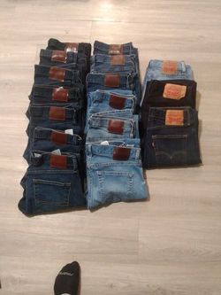 16 Hollister 4 Levis Jeans