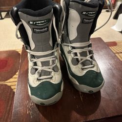 Heel side Size 8 Snowboard Boots