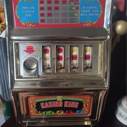 Working 1970s Slot Machine 