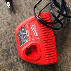 Milwaukee M12 battery charger