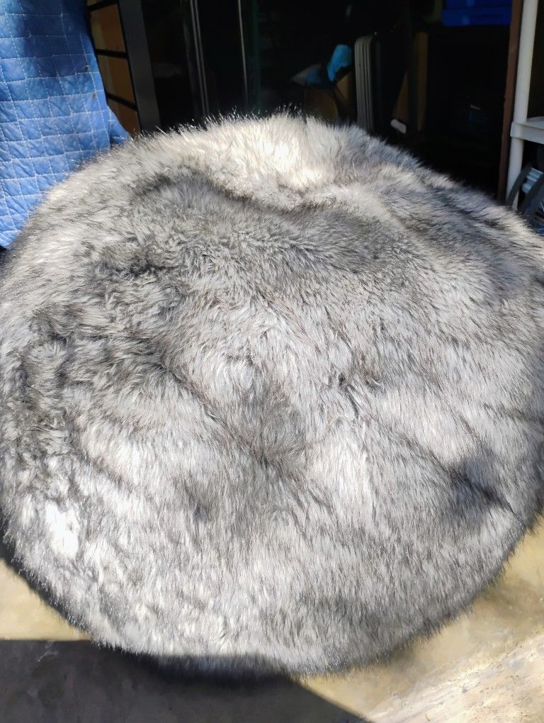 Adult BeaN Bag by Le Pouf.