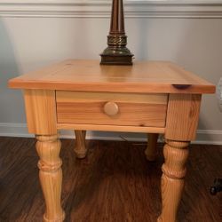 Matching Coffee Table and Side Table 