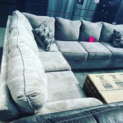 NEW SECTIONAL $1100 