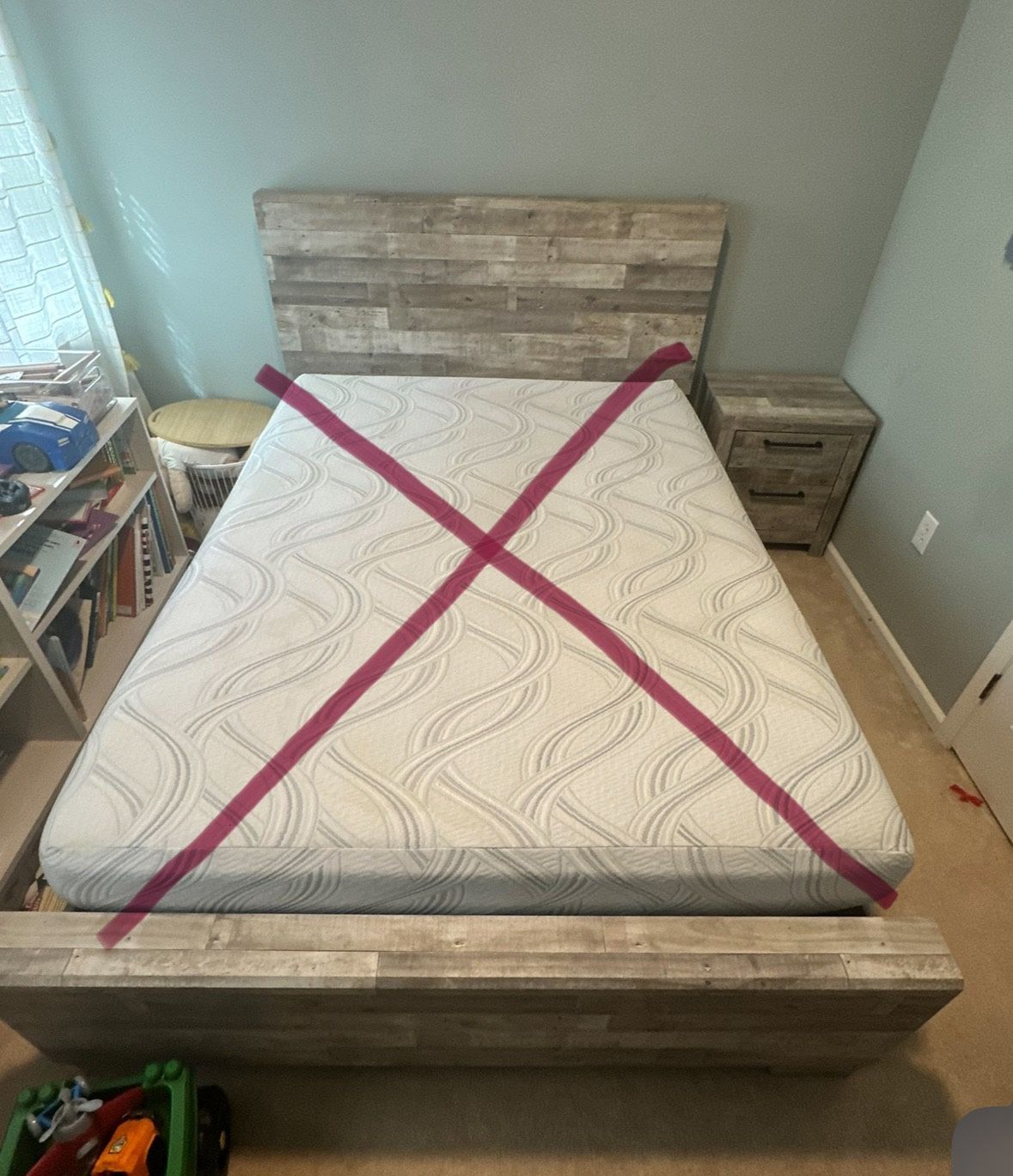 Queen Headboard/footboard & Night Dresser