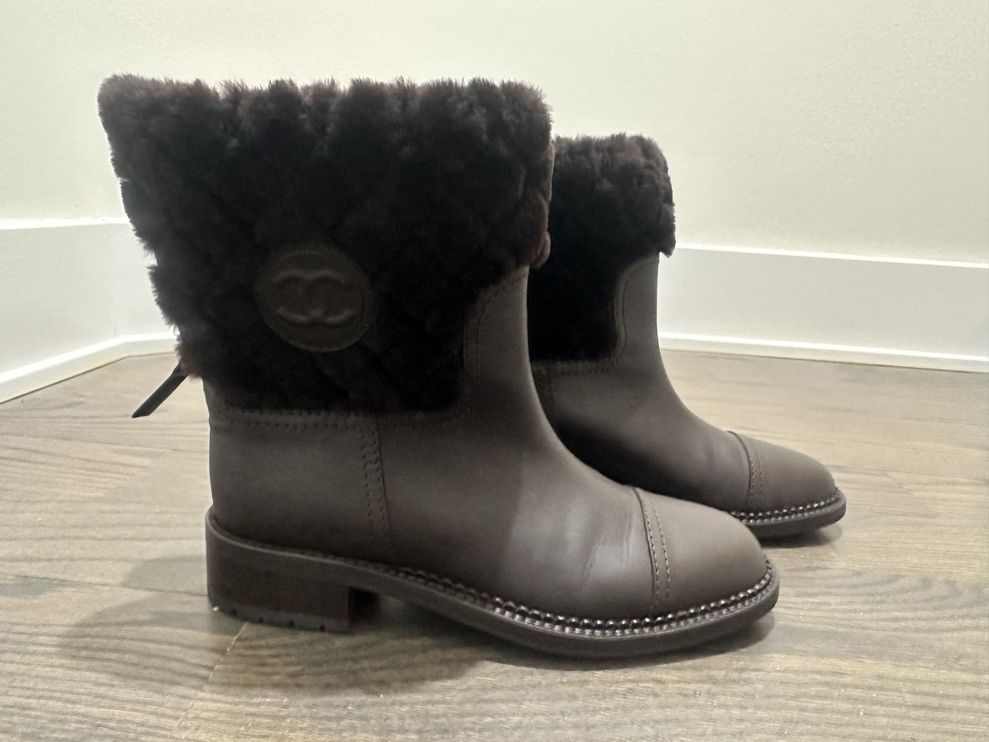 Chanel Leather Wedges for Sale in Irvine, CA - OfferUp
