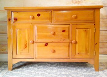 Broyhill - Pine Wood Dresser / Sideboard with 4 Drawers - Delivered
