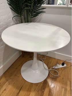 Wooden White Round Table