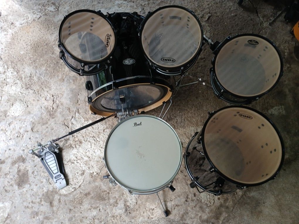 Like New Pearl Vision Series Drum Set