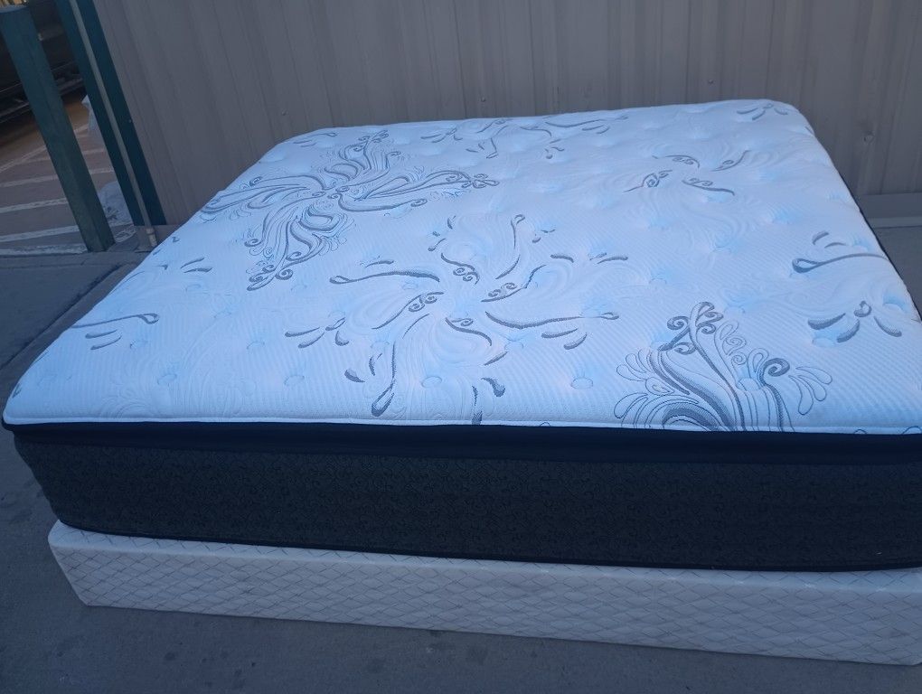 King Eurotop Pillowtop Mattress And Box Spring