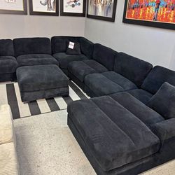 NEW XL BLACK SECTIONAL SOFA WITH OTTOMAN AND FREE DELIVERY WITHIN DFW