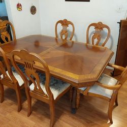 Used Dining Table, Solid Wood, With 6 Chairs
