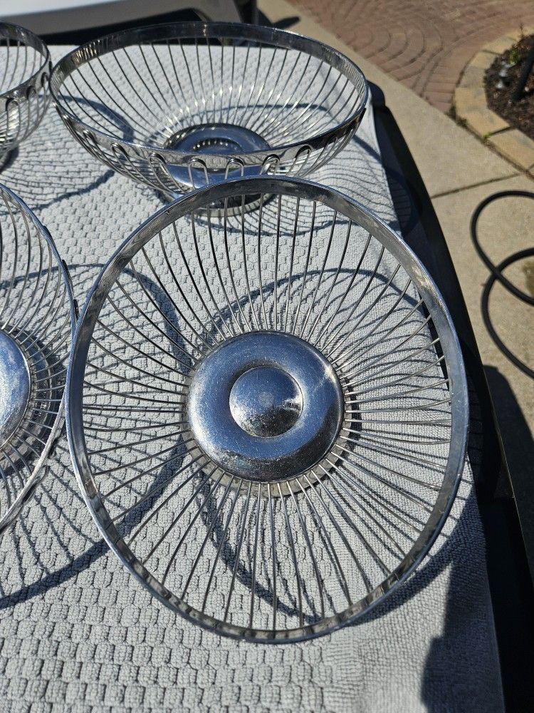 Oval Sturdy Metal Baskets Fro Restaurant. Each