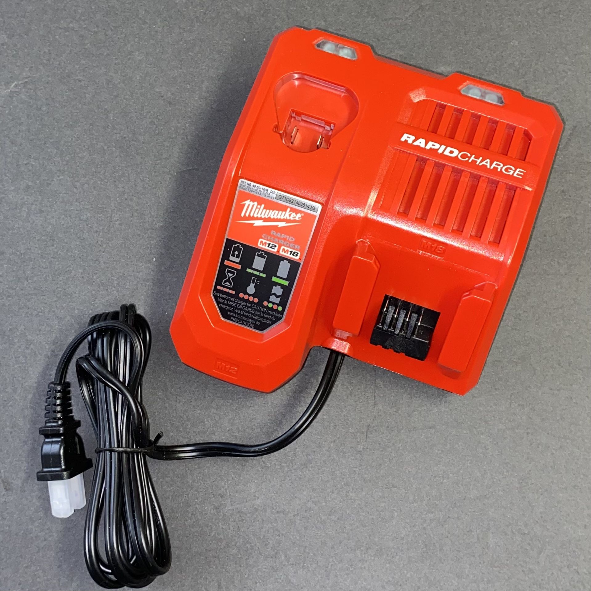 Milwaukee M12 and M18 12-Volt/18-Volt Lithium-Ion Multi-Voltage Rapid Battery Charger