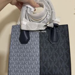 Michael Kors Mercer Medium Mix-Color Navy Blue Brand New Full Sealed + Price Tag on 448$ Value 