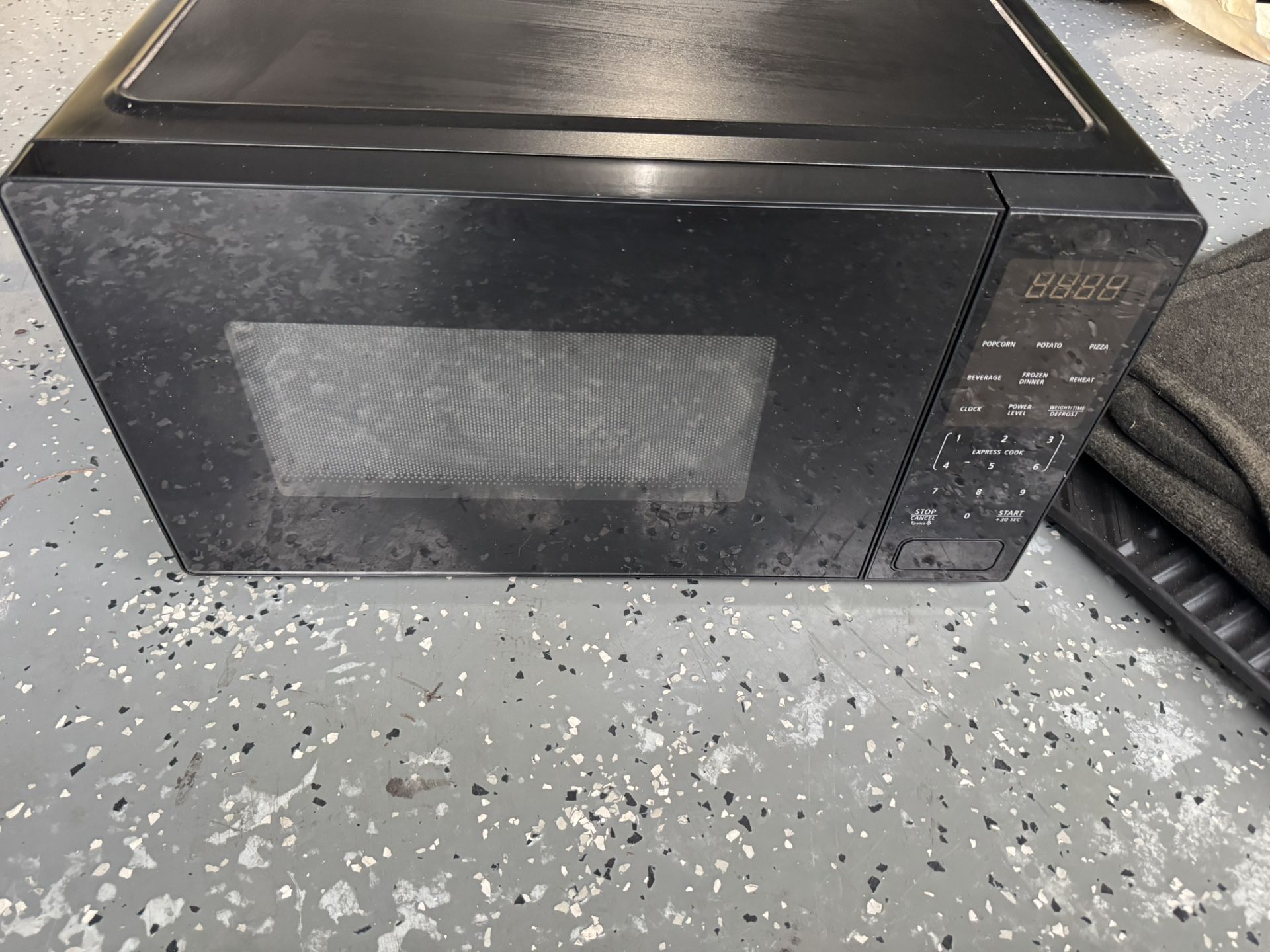1000 Watts Microwave 