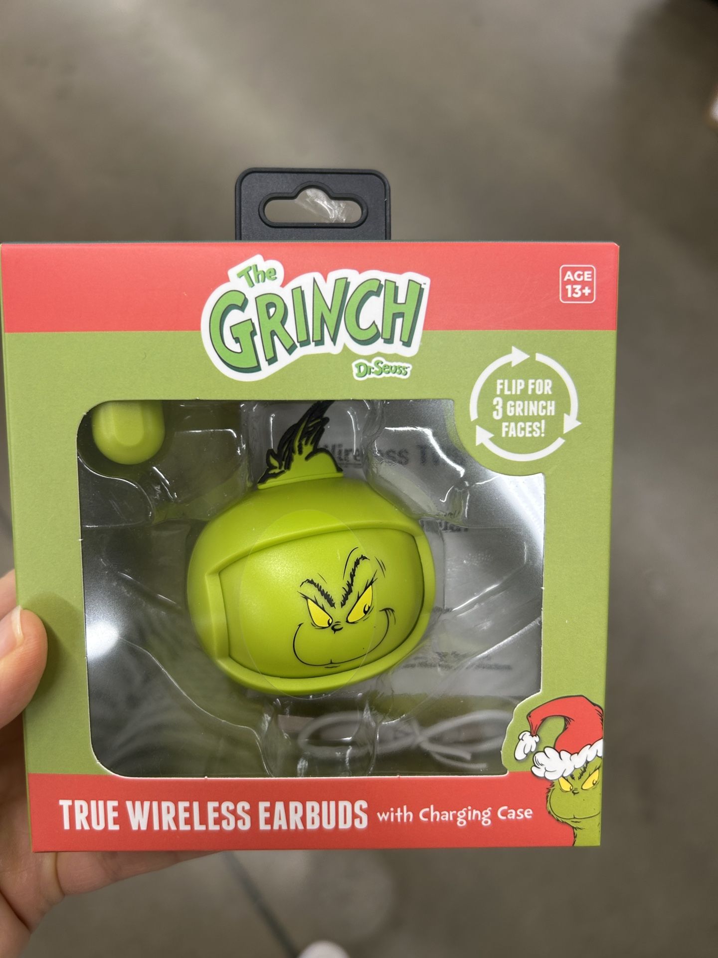 NWT The Grinch True Wireless Earbuds with Charging Case