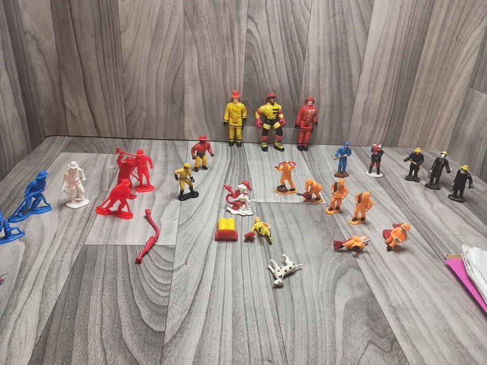 Fireman Celluloid Plastic Firefighters+Accessories 27 Piece Lot 