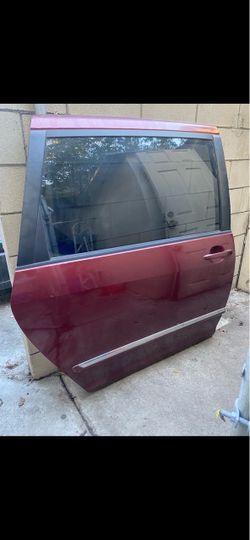 Passenger sliding door
