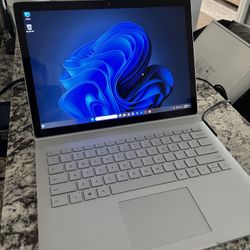Microsoft Surface Book 2