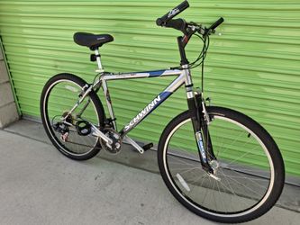 SCHWINN HYBRID BIKE 21 SPEEDS TIRE 26 SIZE M