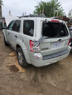 2009 Ford escape parts only