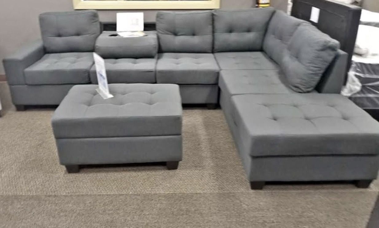 GREY sectional / CUPHOLDERS / STORAGE OTTOMAN