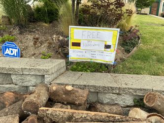Free dried fireplace hardwood