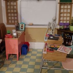 School Complete With Accessories For American Dolls/OG Girls