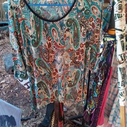 Ladies Agenda Size Small 