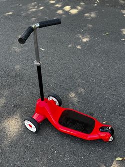 🏁 Restored Radio Flyer 3-Wheel Scooter – Kids