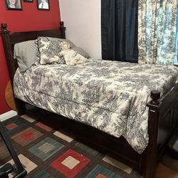 Twin captains bed with drawer for storage or extra  bed