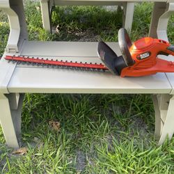 Black And Decker Hedge Trimmer  Cortasetos